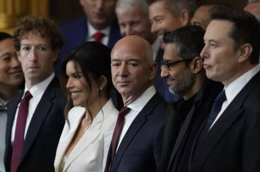 مارك زوكربيرج يتخطى جيف بيزوس ليصبح ثاني أغنى رجل في العالم.. كيف وصل إلى هذه المرتبة؟