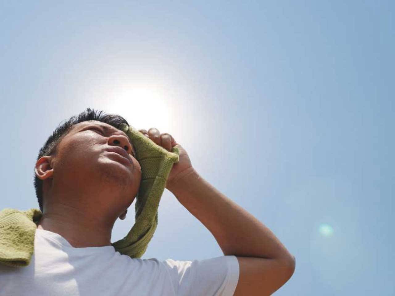 قد تنقذ الحياة في موجات الحر الشديدة.. الإسعافات الأولية للإجهاد الحراري التي يجب أن تعرفها