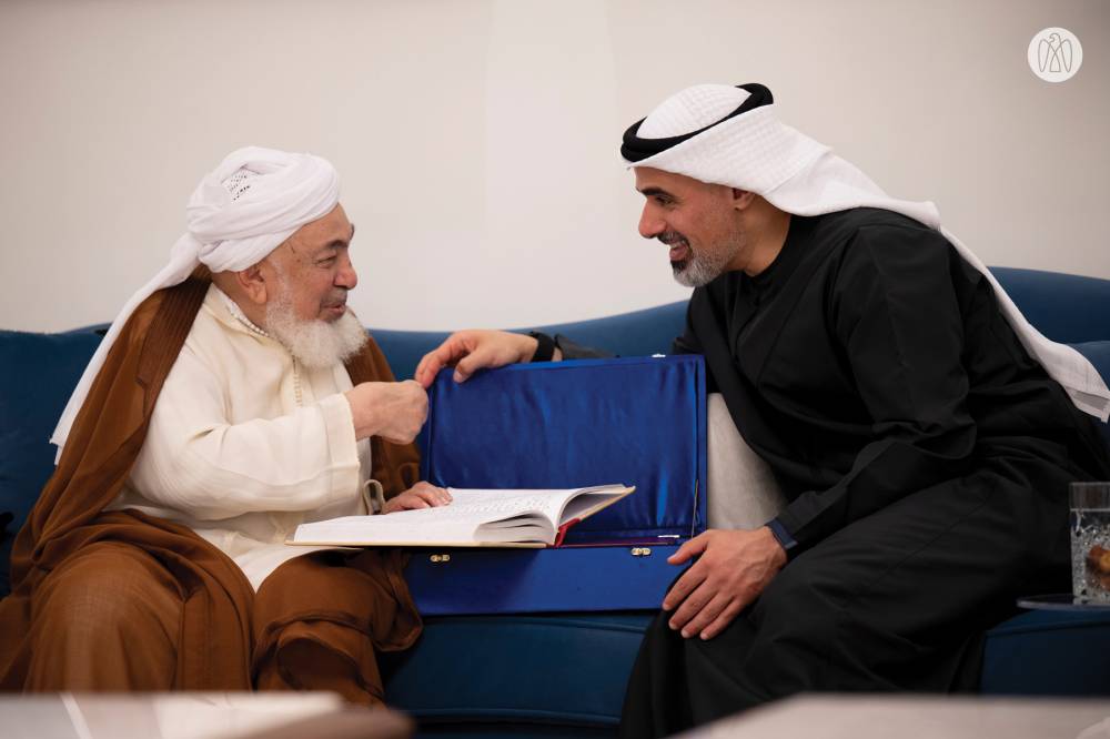 خالد بن محمد بن زايد يزور عبدالله بن بيّه بمنزله في أبوظبي