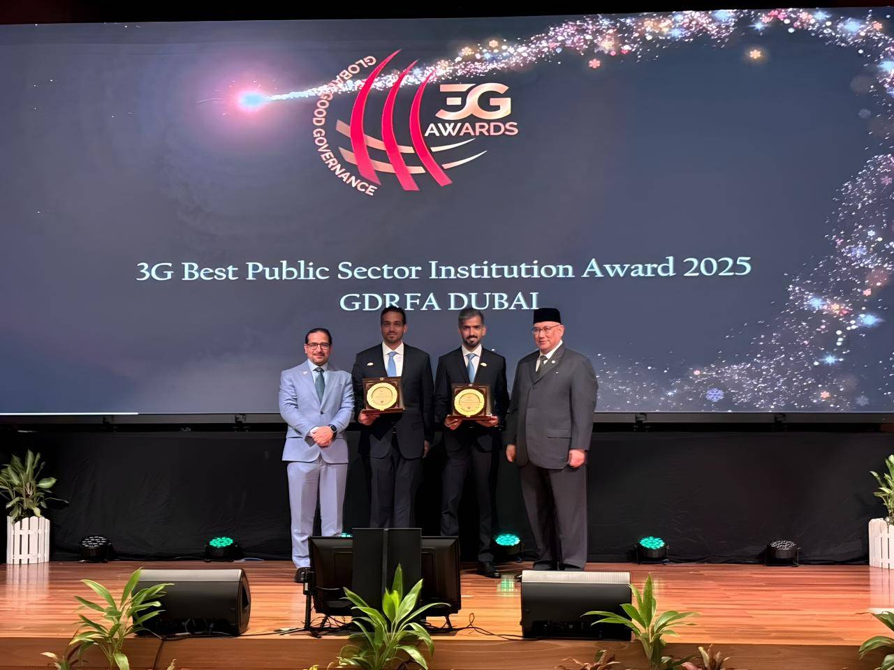 «إقامة دبي» تفوز بجائزتين عالميتين