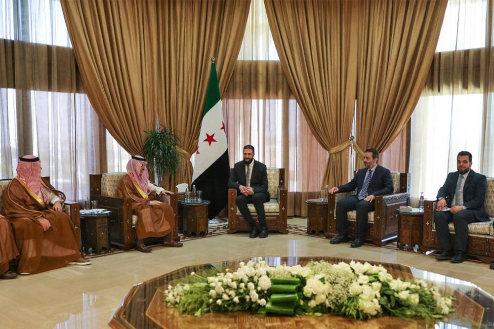وزير الخارجية السعودي: سنكون إلى جانب سوريا في مسيرة الإعمار والنهوض