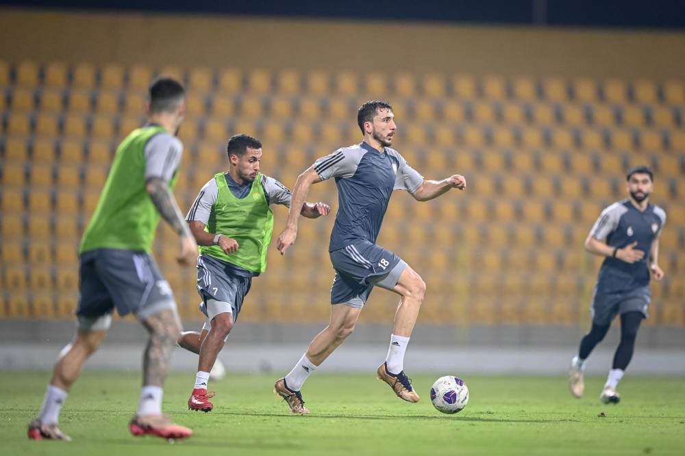 من تدريبات منتخب الإمارات