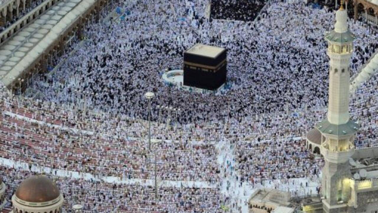 هل يجوز صوم القضاء في الأيام العشرة من ذي الحجة؟