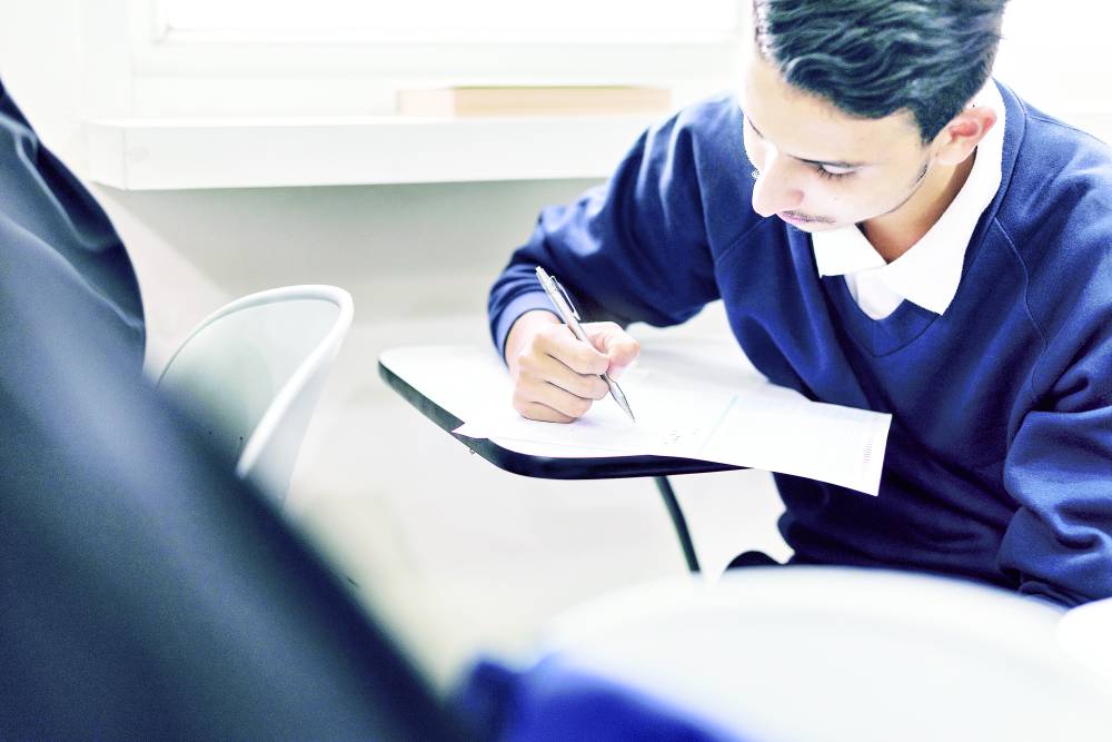 التهيئة النفسية والتغذية والثقة.. الطريق إلى تخطي «توتر الاختبارات»