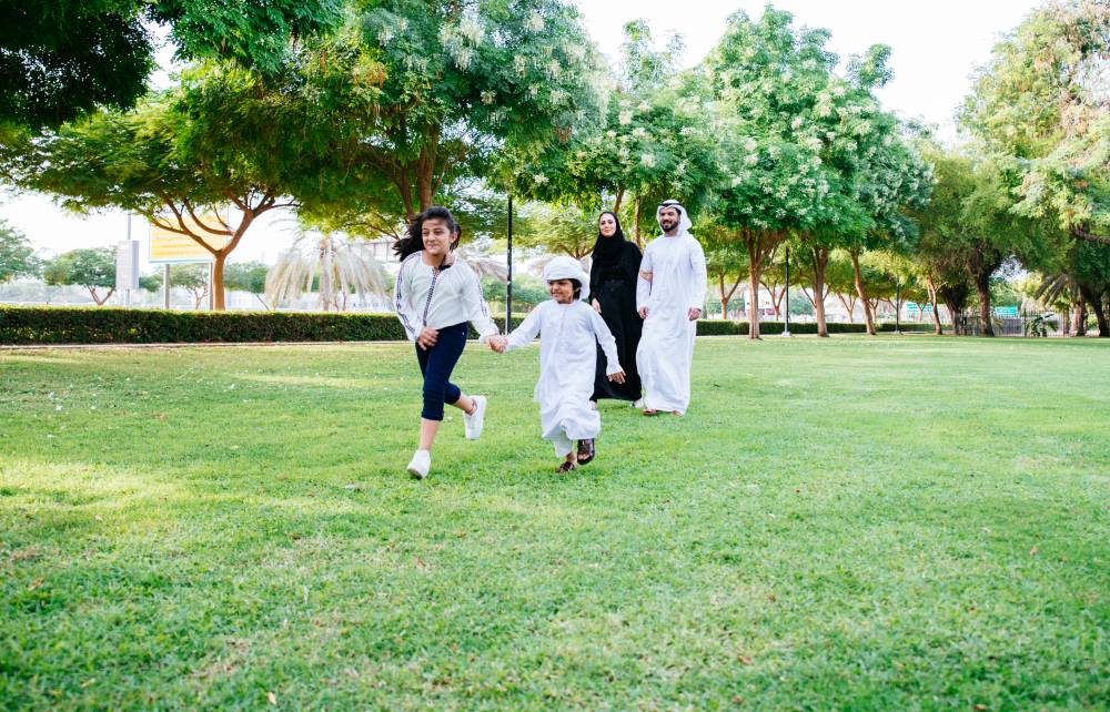 قضاء العيد خارج الدولة.. فرحة منقوصة بعيداً عن الأهل والأحبة