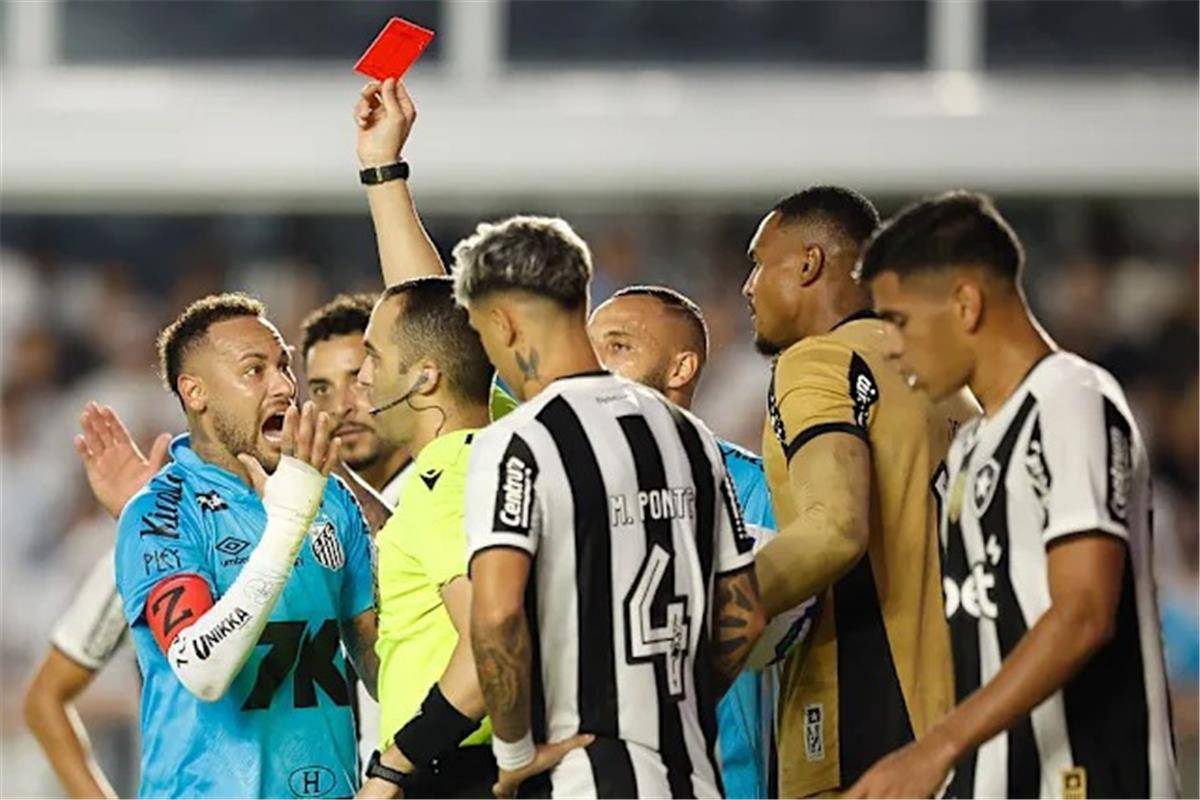 لحظة طرد نيمار في مباراة سانتوس وبوتافوغو