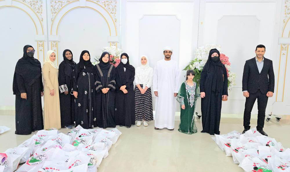 «عونك يا وطن» يوزع 1500 كسوة عيد على الأيتام والعمال