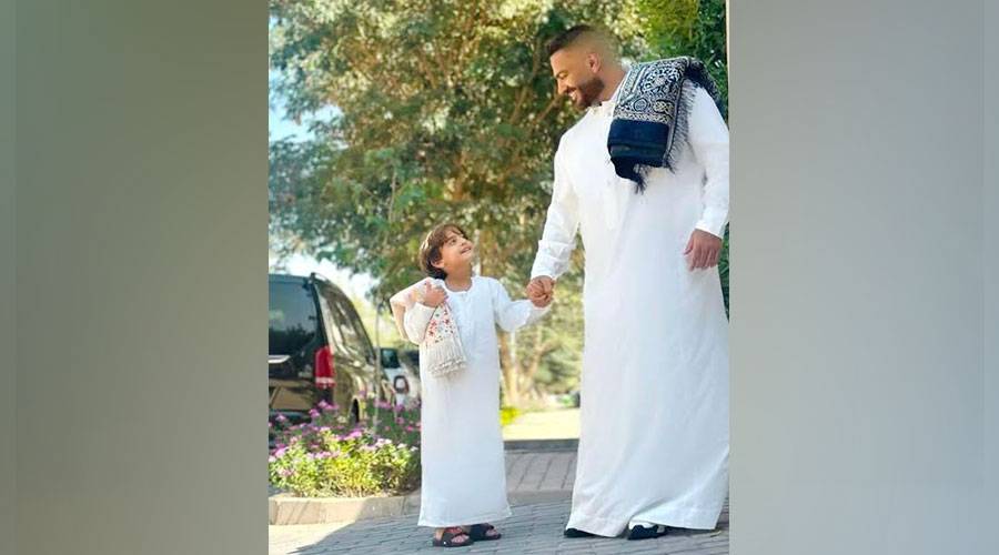 نقل تامر حسني إلى المستشفى.. ونجله آدم يمر بأزمة صحية