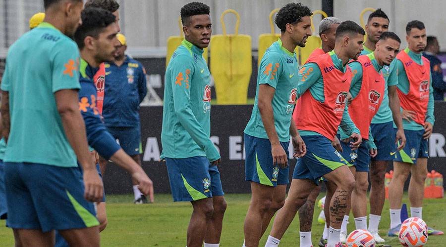 البرازيل تبدأ عهد أنشيلوتي باختبار صعب أمام الإكوادور