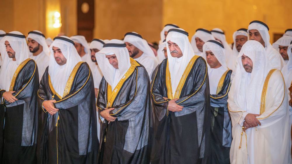 الشرقي يؤدي صلاة عيد الأضحى بجامع الشيخ زايد في الفجيرة