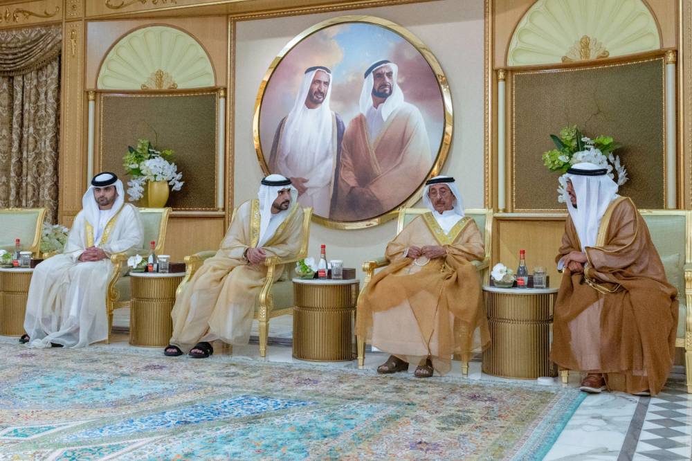 حمدان بن محمد يستقبل المهنئين بعيد الأضحى بمجلس زعبيل في دبي