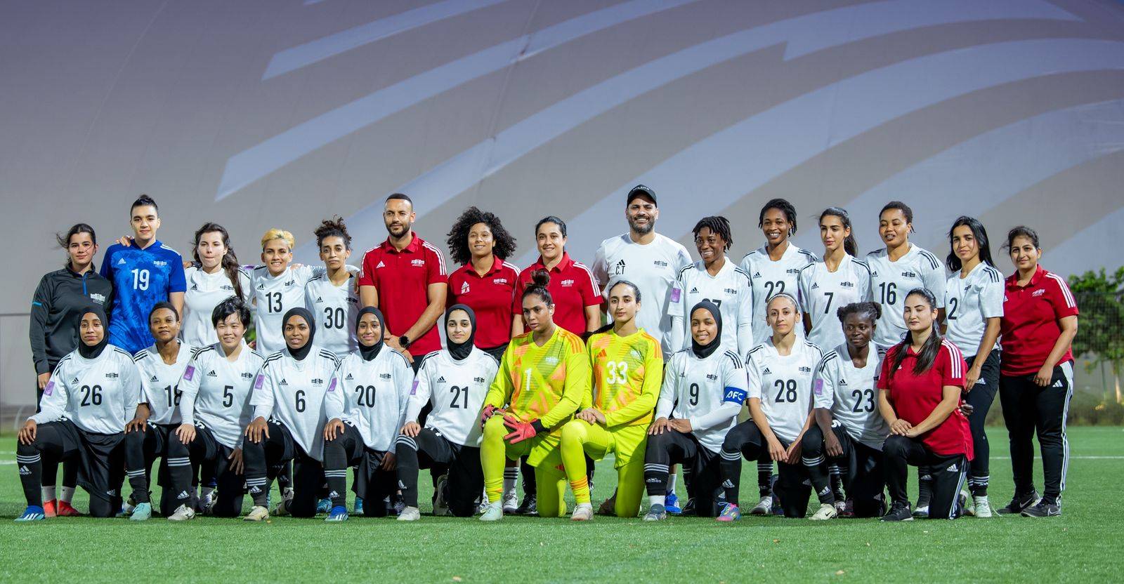فريق نادي أبوظبي الرياضي لسيدات الكرة