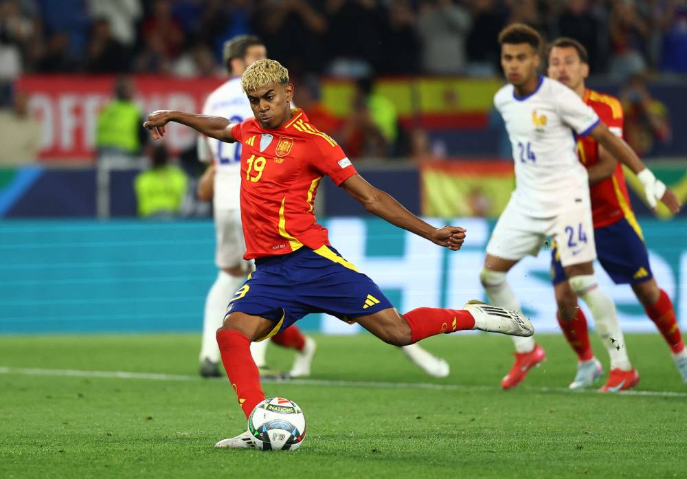 لامين جمال يسجل في مباراة نصف النهائي أمام فرنسا