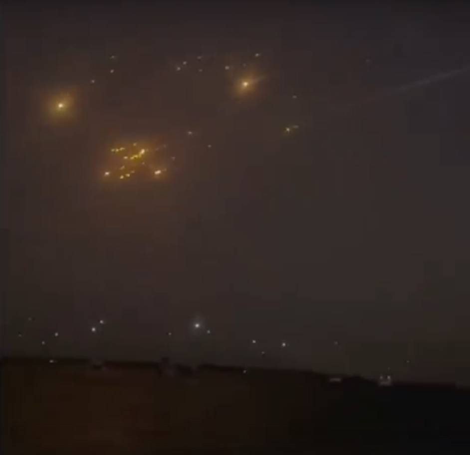 الحطام المشتعل