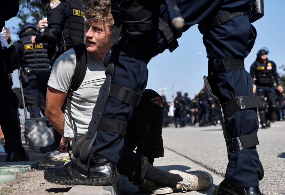 احتجاجات لوس أنجلوس.. حملة اعتقالات تضرب ثاني أكبر مدن أمريكا