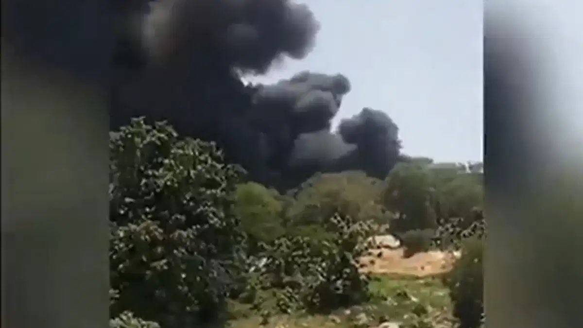 أول فيديو للحظة تحطم طائرة ركاب في مطار أحمد آباد بالهند