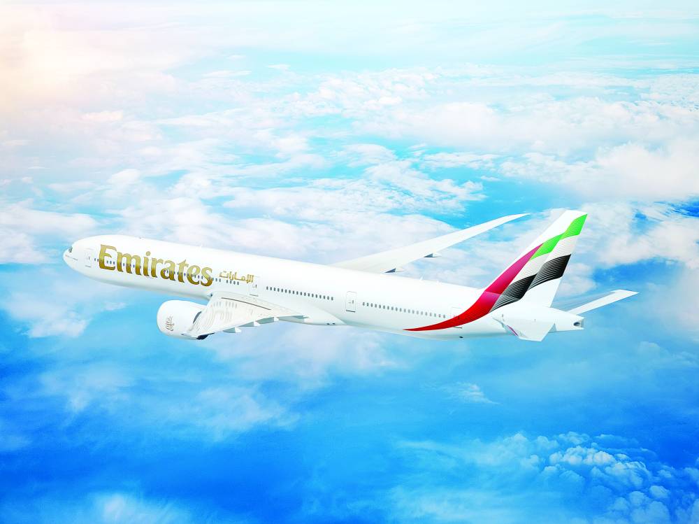 الناقلات الإماراتية تمدد تعليق الرحلات إلى عدد من الوجهات