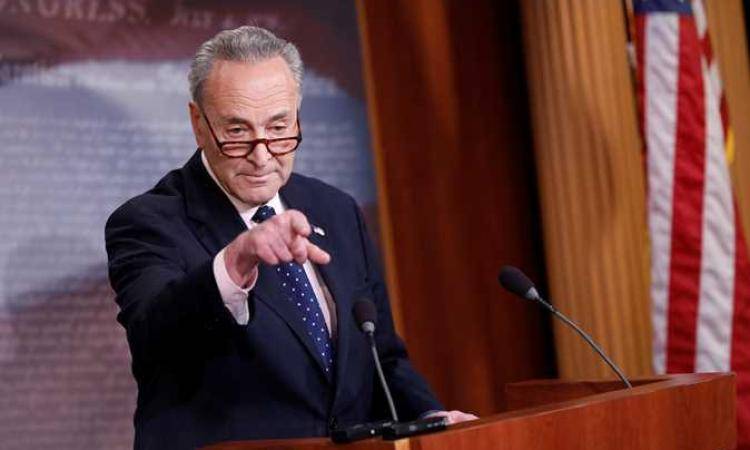 زعيم الديمقراطيين بالشيوخ الأمريكي يطلب إحاطة بشأن الوضع بين إيران وإسرائيل