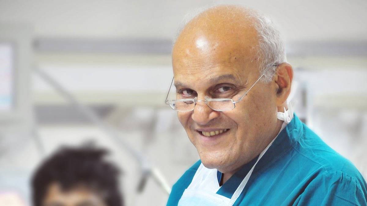 تمثال لمجدي يعقوب في أحد ميادين الجيزة