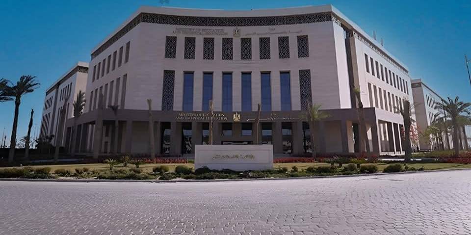 تسريب امتحان الثانوية يثير الجدل في مصر.. ورد فوري من الوزارة