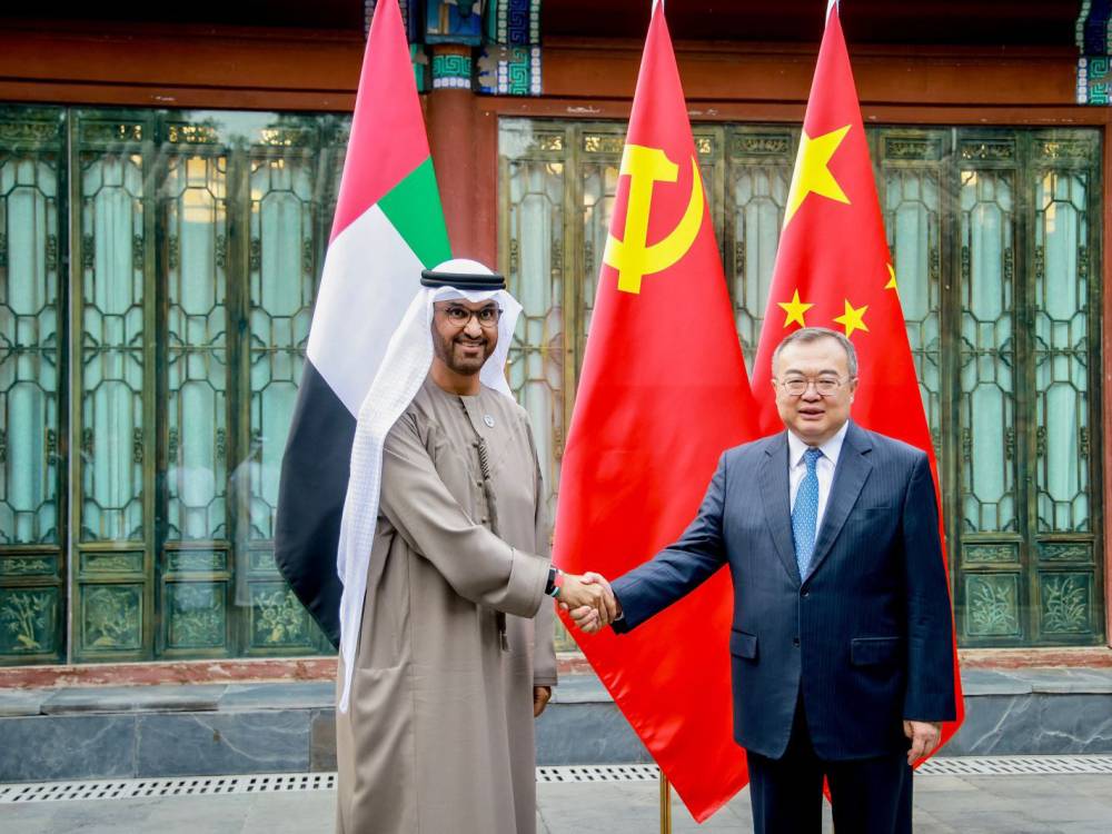 سلطان الجابر يلتقي مسؤولين في الحكومة الصينية