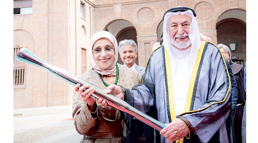 سلطان والشيخة جواهر خلال زيارة جامعة القلب المقدس في ميلانو