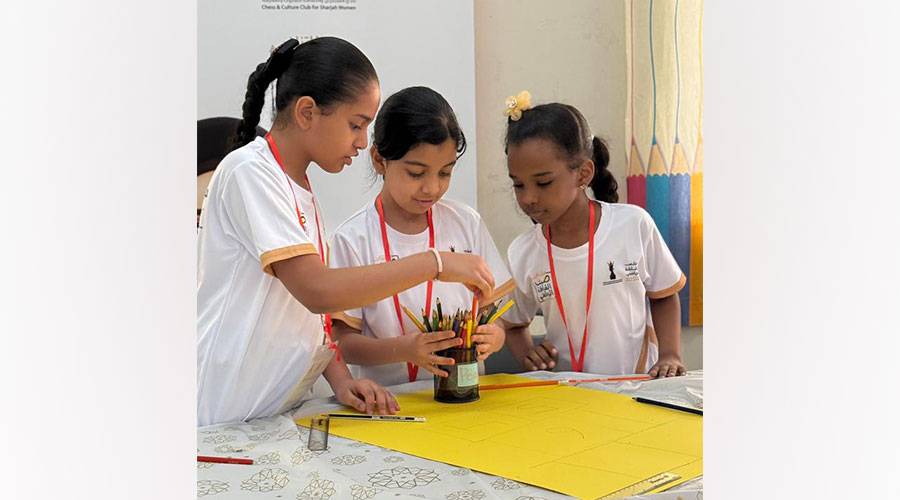 نشاط صيفي مكثف في نادي الشطرنج والثقافة للفتيات