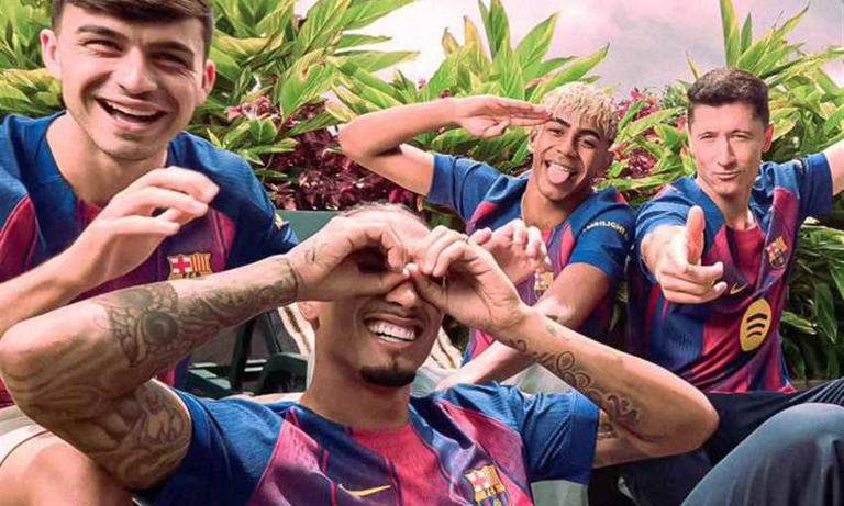 برشلونة يكشف عن قميصه الجديد لموسم 2025-2026