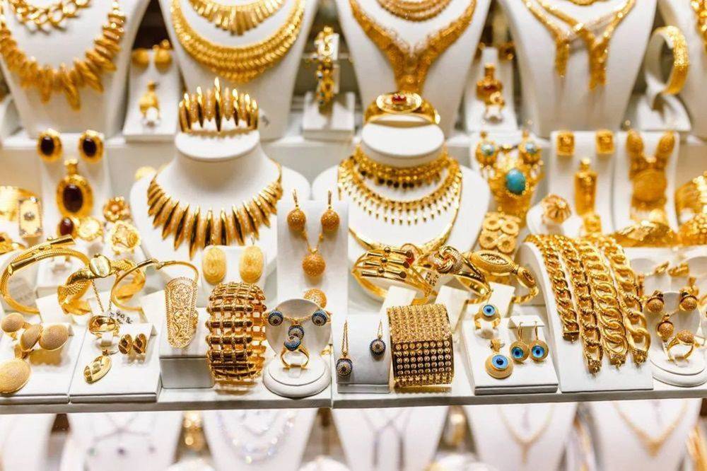 أسعار الذهب في مصر اليوم الجمعة.. الجنيه الذهب يواصل الصعود