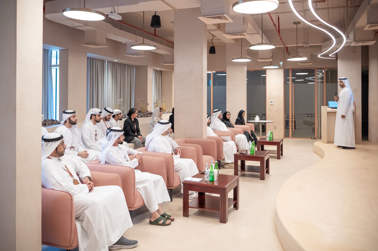 «مختبر المعرفة» يوعي بحماية حقوق العمال