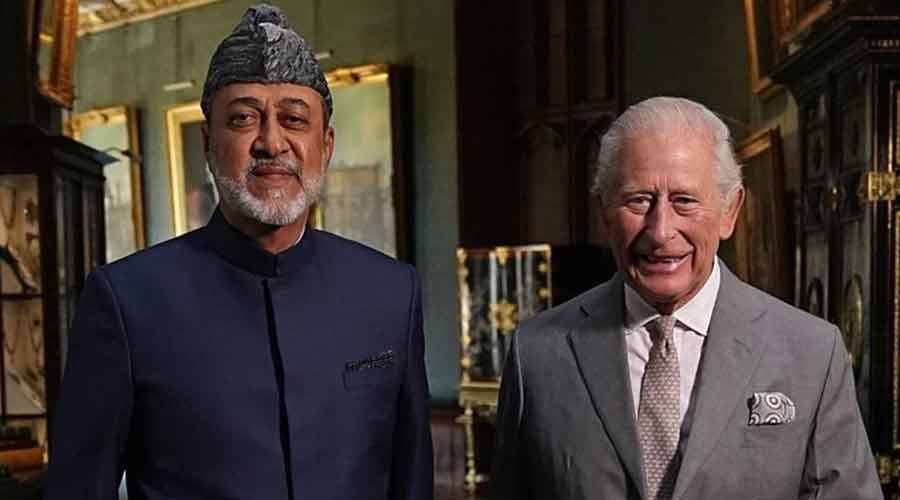 سلطان عُمان وملك بريطانيا يؤكدان عمق الشراكة ويبحثان التعاون