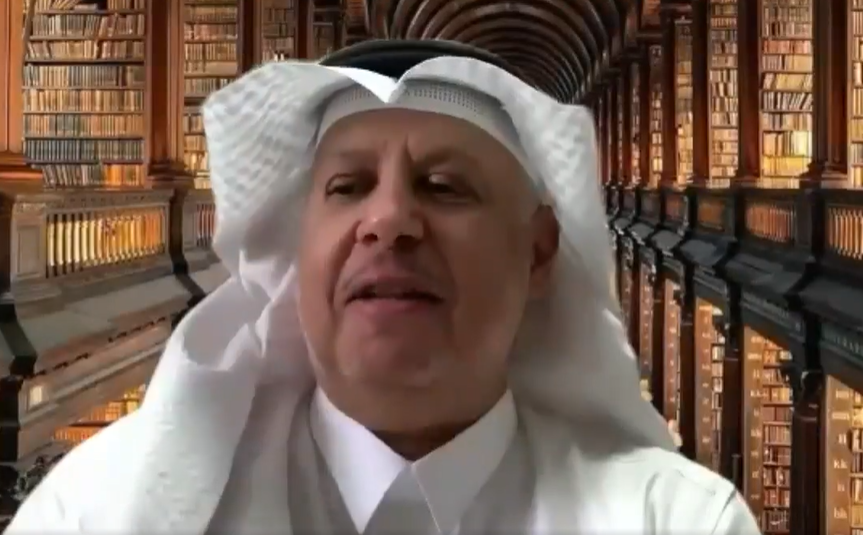 د.منصور عبدالله الزامل خلال المحاضرة