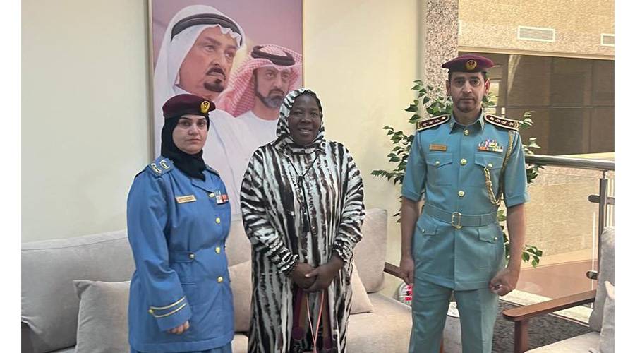 مركز مصفوت يستضيف سائحة تعطّلت مركبتها