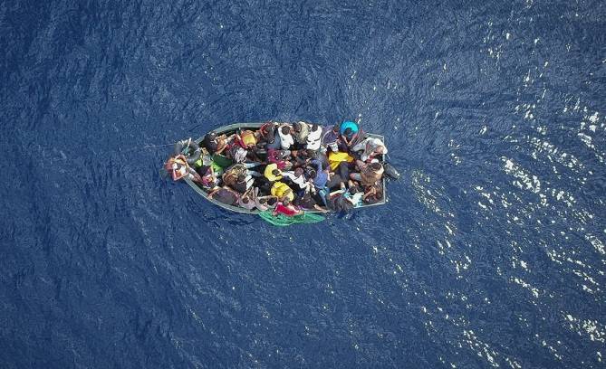 إنقاذ 230 مهاجراً قبالة السواحل اليونانية