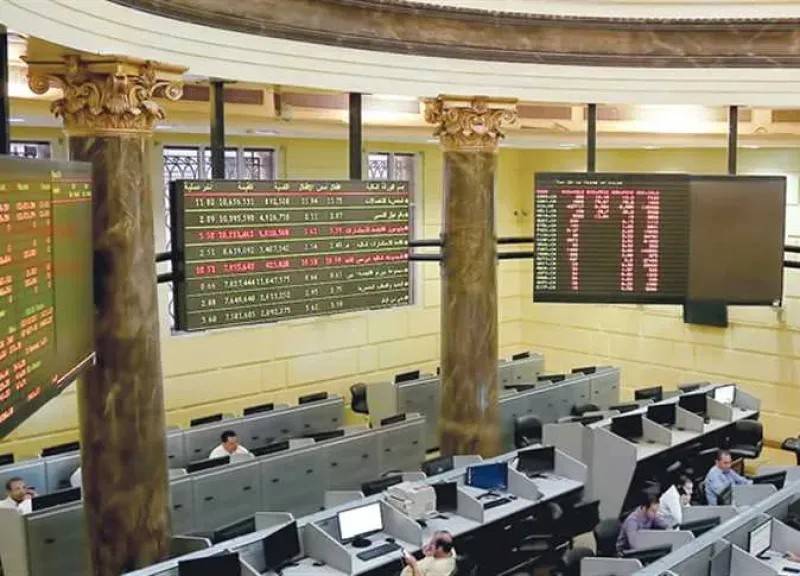 البورصة المصرية تستأنف التداول بعد انقطاع للاتصالات جراء حريق بالقاهرة