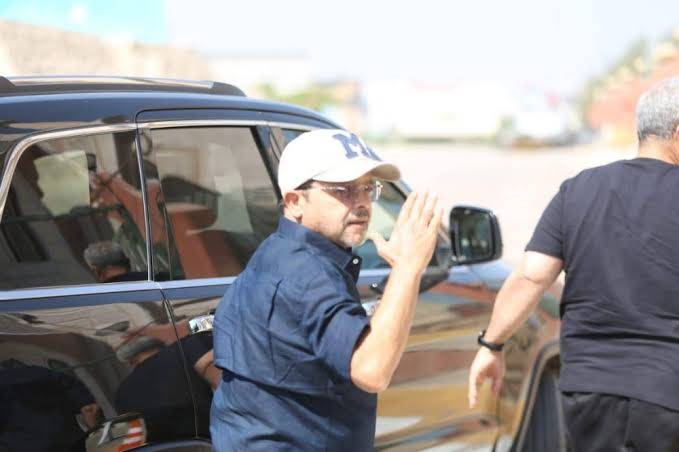 بعد ظهوره المختلف في جنازة سامح عبد العزيز.. هنيدي يوضح حقيقة حالته الصحية