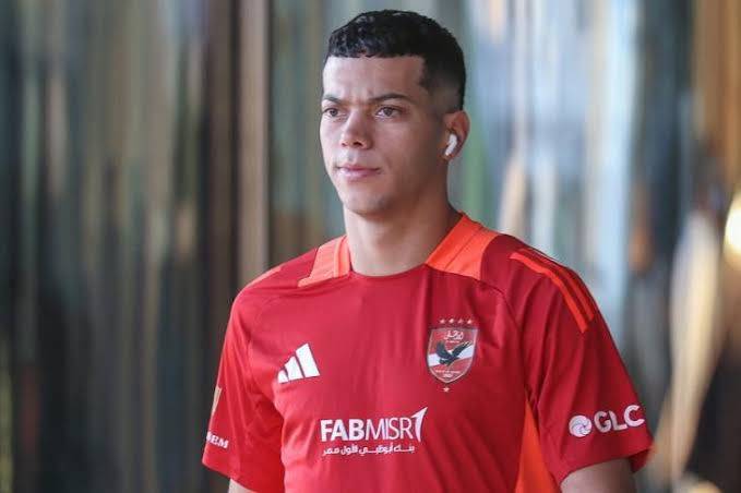 لاعب الأهلي إمام عاشور