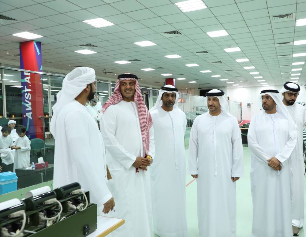 طارق القاسمي والكتبي خلال افتتاح البطولة