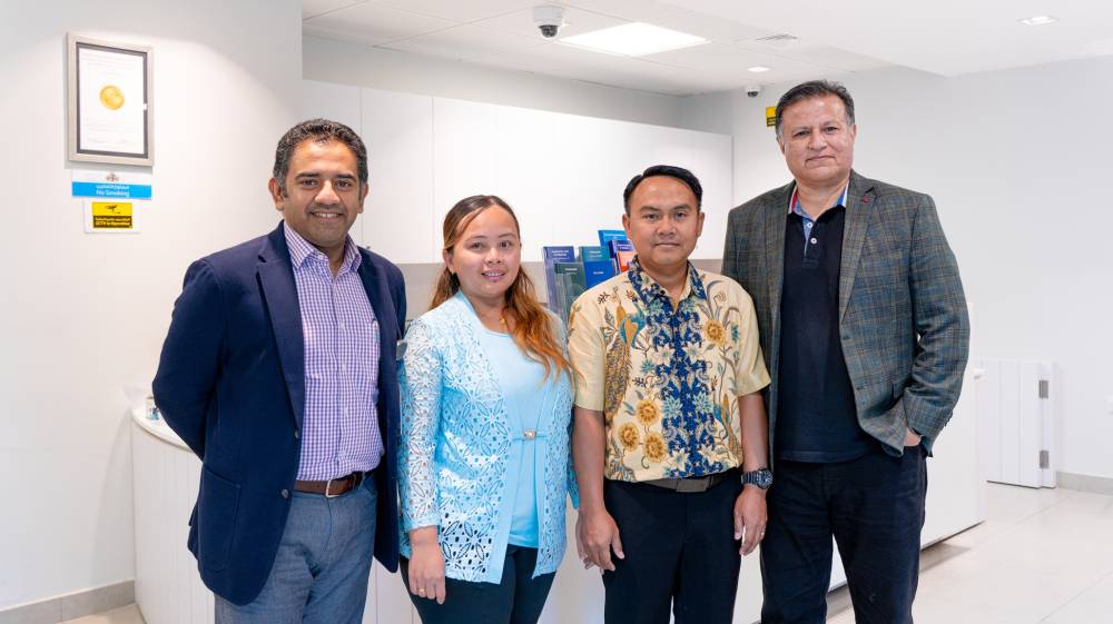 «الكتراكت» يعيد البصر إلى ثلاثينية إندونيسية