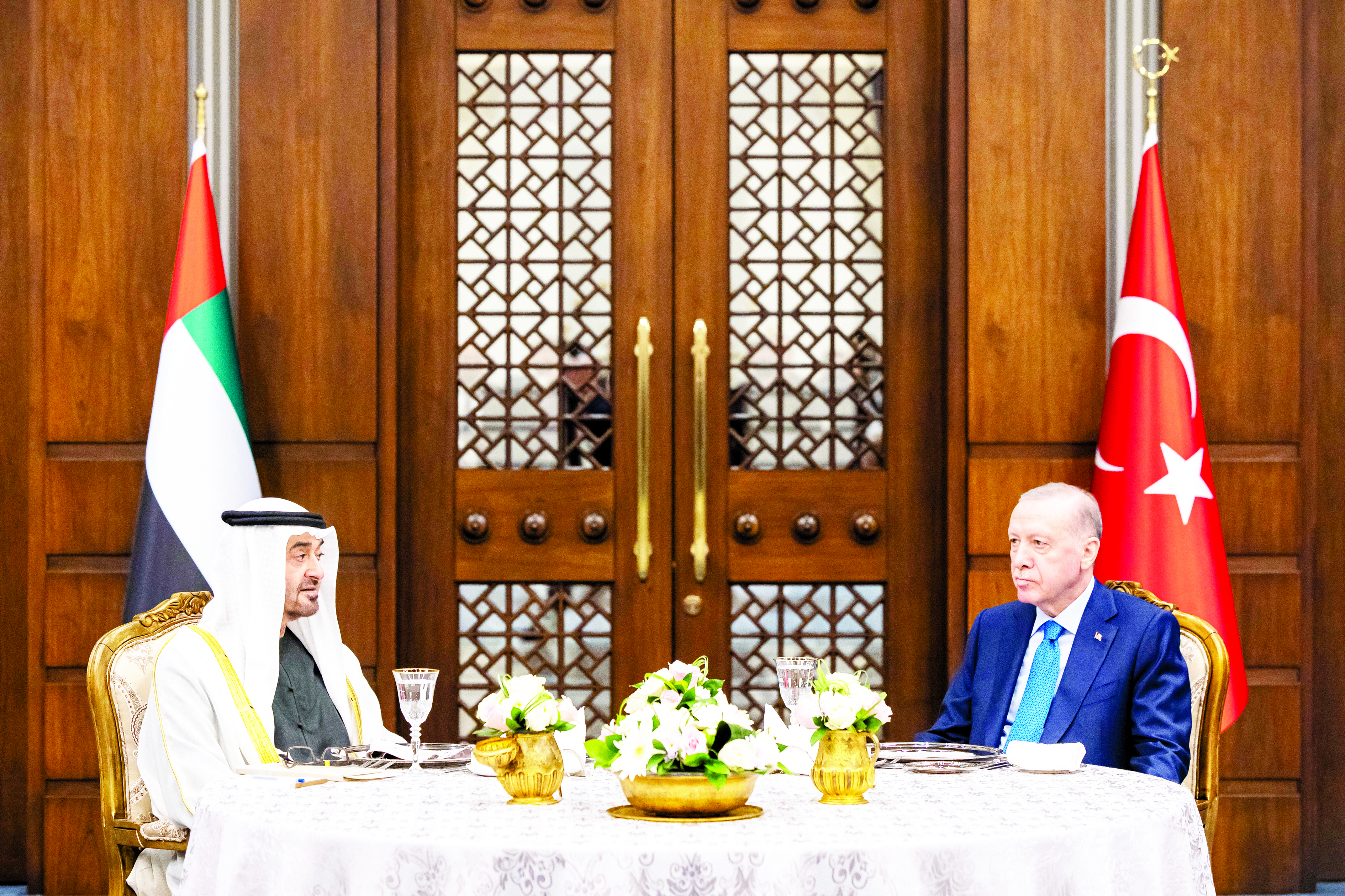 محمد بن زايد وأردوغان: السلام الإقليمي قاعدة للتنمية في المنطقة