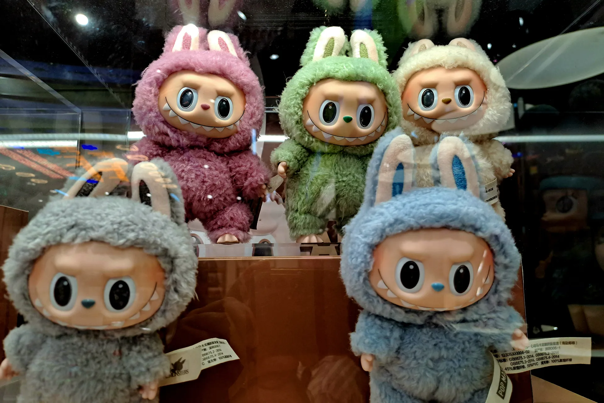 سر تهافت «جيلZ» على اقتناء دمى «لابوبو»