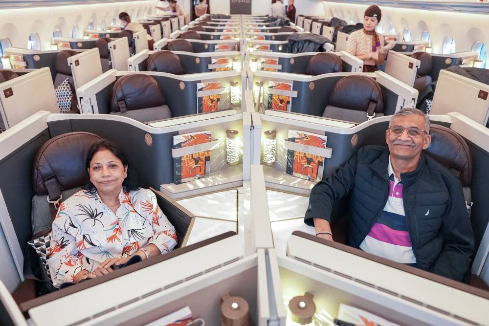 عائلة تشوبرا خلال استخدام درجة رجال الأعمال
