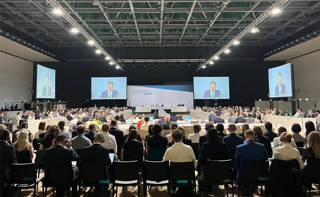 الإمارات تشارك في الاجتماع الاستشاري الـ 47 لمعاهدة القطب الجنوبي بإيطاليا