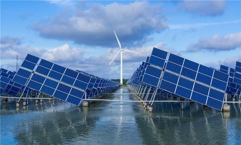 «إيرينا»: كُلفة مشاريع الطاقة المتجددة أكثر تنافسية