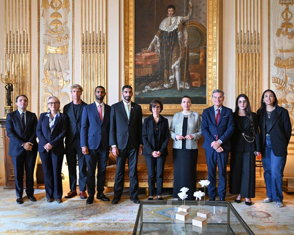 رشيدة داتي وهدى الخميس وهيرفي لوموان وممثلو المجموعة والمؤسسة