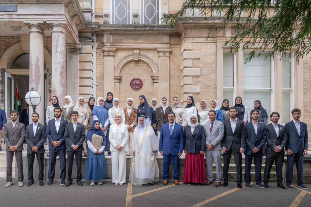 سلطان لطلبة علوم البحار في جامعة خورفكان: تمثلون قمة البحث العلمي الذي نحتاجه