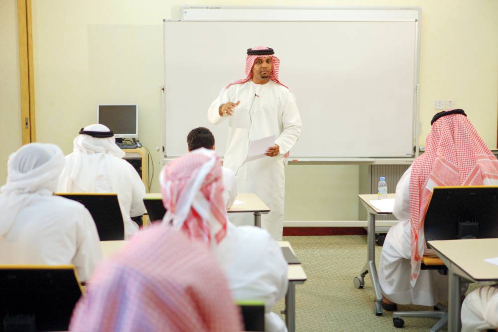 جانب من إحدى محاضرات الأكاديمية