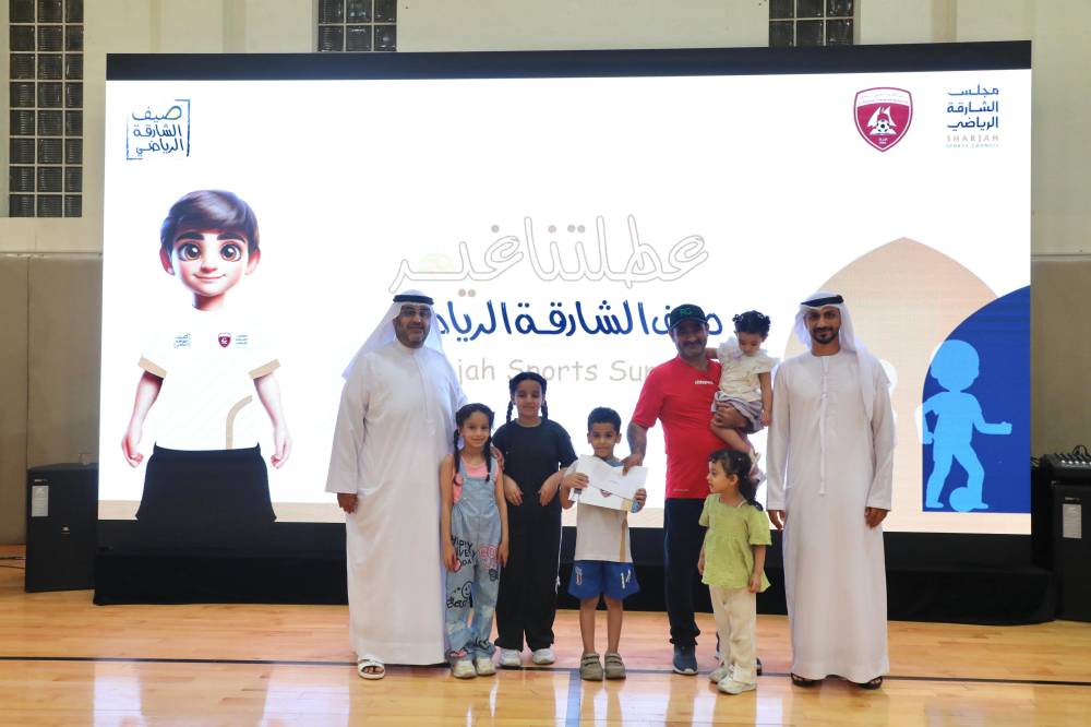 مبارك الشامسي خلال تكريم مشاركين