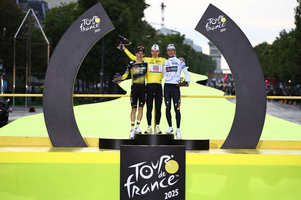 بوغاتشار على منصة التتويج