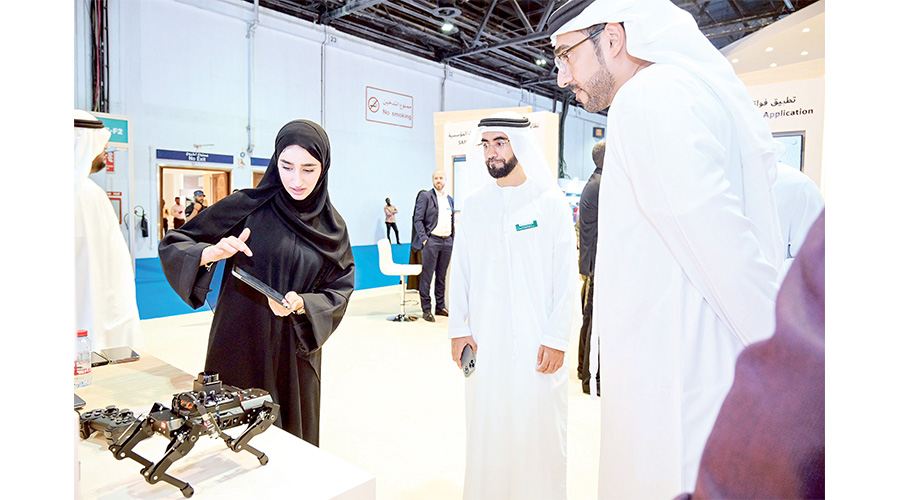 يوسع المعرض آفاق تمكين الشباب بمهارات الذكاء الاصطناعي 
